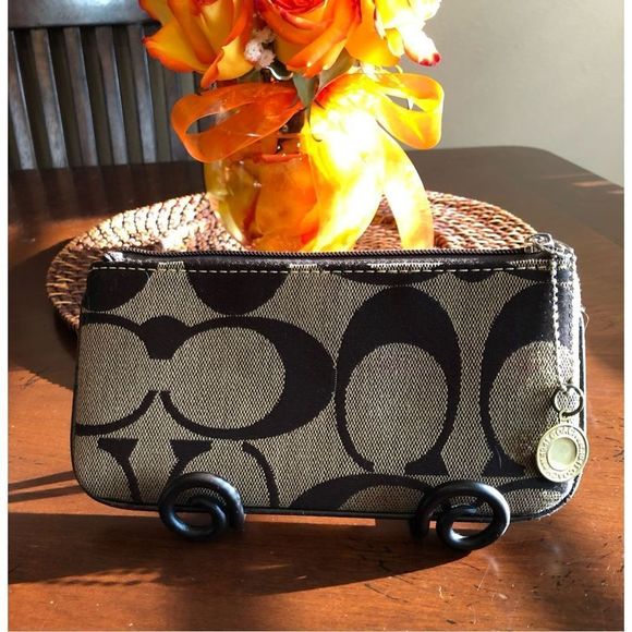 COACH - Monogram Logo Pouch in Chocolate & Khaki Canvas. Missing Wristlet Strap￼ - Picture 4 of 14
